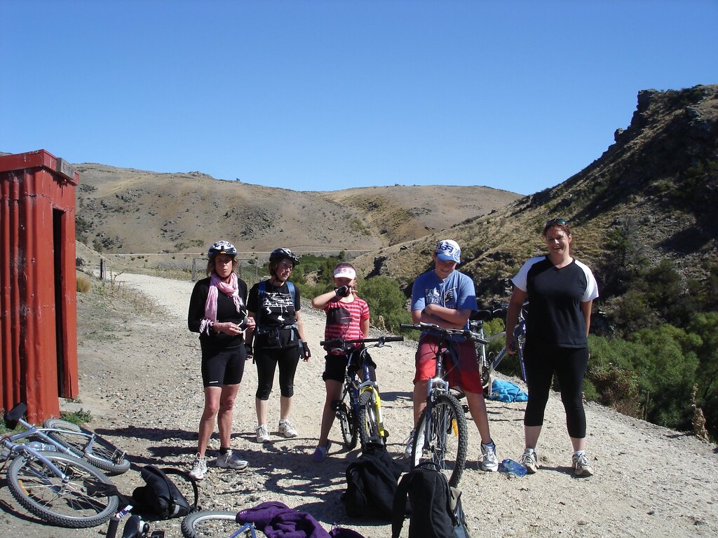Cycling the Otago Rail trail with my siblings 