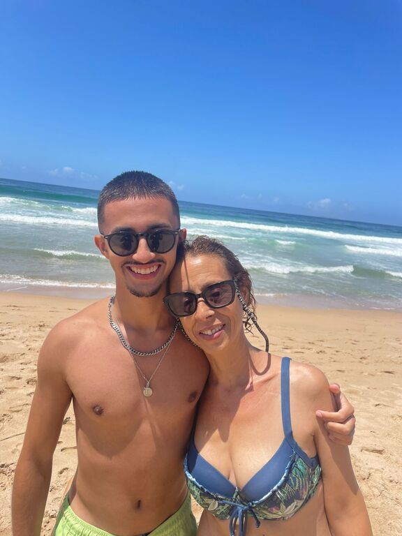 O meu filho Miguel e eu, na praia do Areal