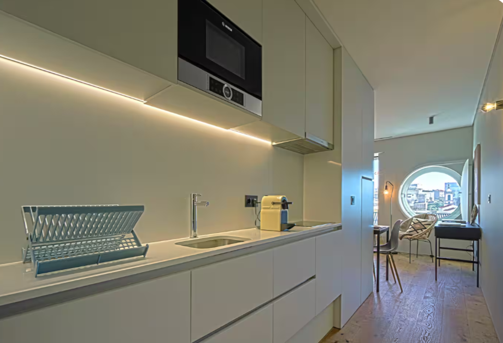 Fully equipped kitchen