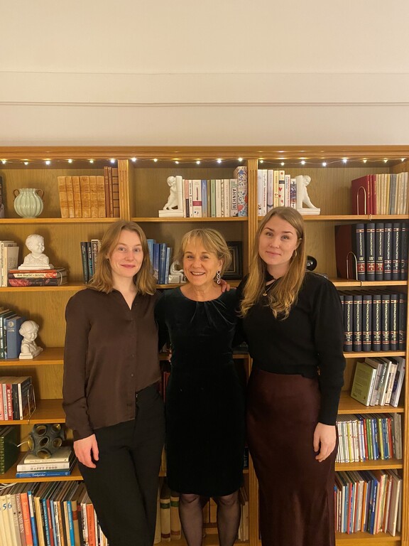 Me and my daughters Ingrid and Karin. They often join me for my exchanges.