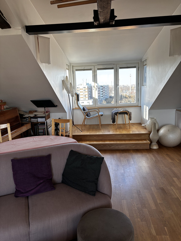 North part of ling room and sea view