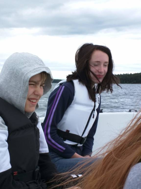  Linnea and Henry on a boat trip outside Trosa.