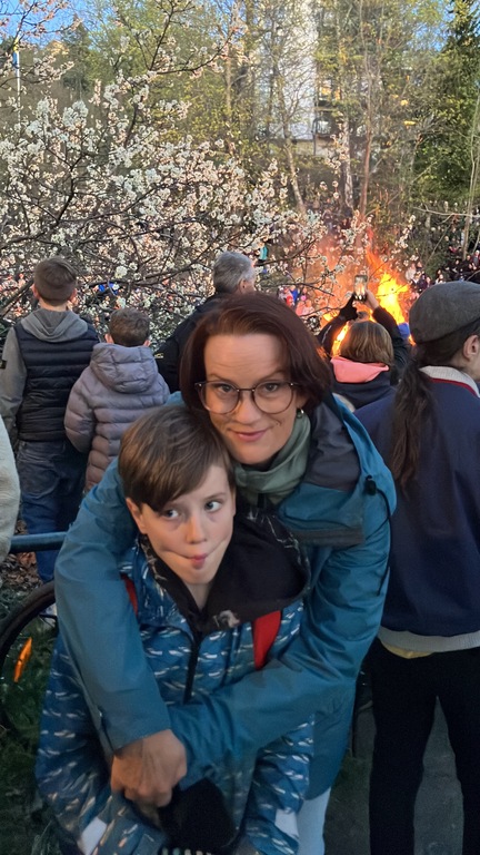 Ilde, born 2015, with mom during neighbourhood Walburgis celebration