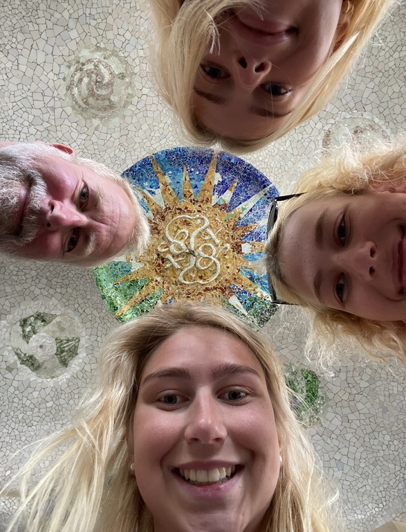 Silly picture in Parc Guell, Barcelona 2023