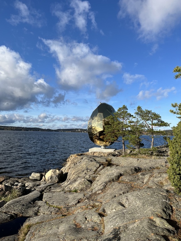 Photo from October 2025, a museum in the Archipelago about 45 min with boat, bus or car. Exhibitions both outside and inside....