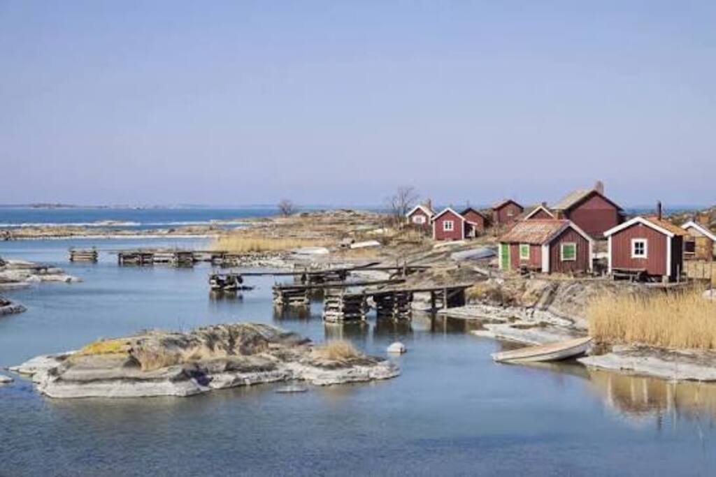 Scenery from typical archipelago island, close to get out and visit small or big islands. Easy access to information on line.