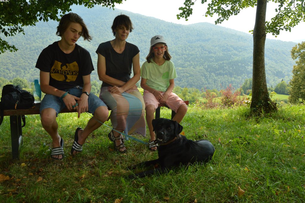 Arne, Nina, Ella and Čuj (the dog can be taken care of elsewhere)