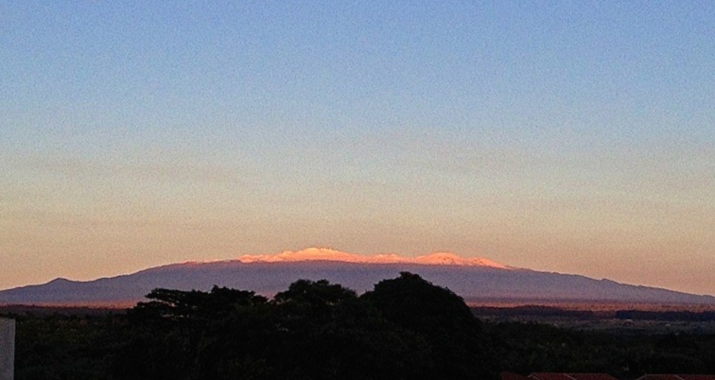 Climb mountains to see the unforgettable views of the sky and sea!