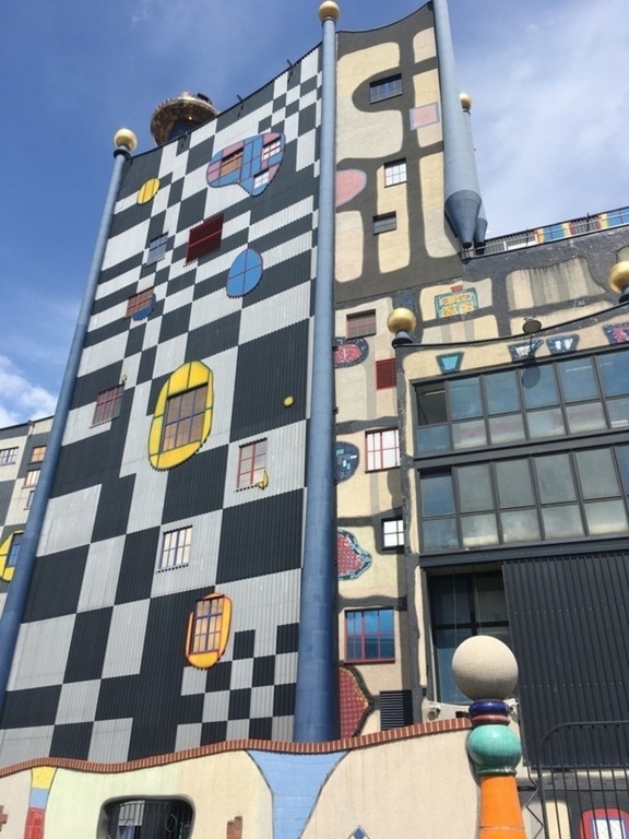 Combustion plant built by Hundertwasser in Vienna