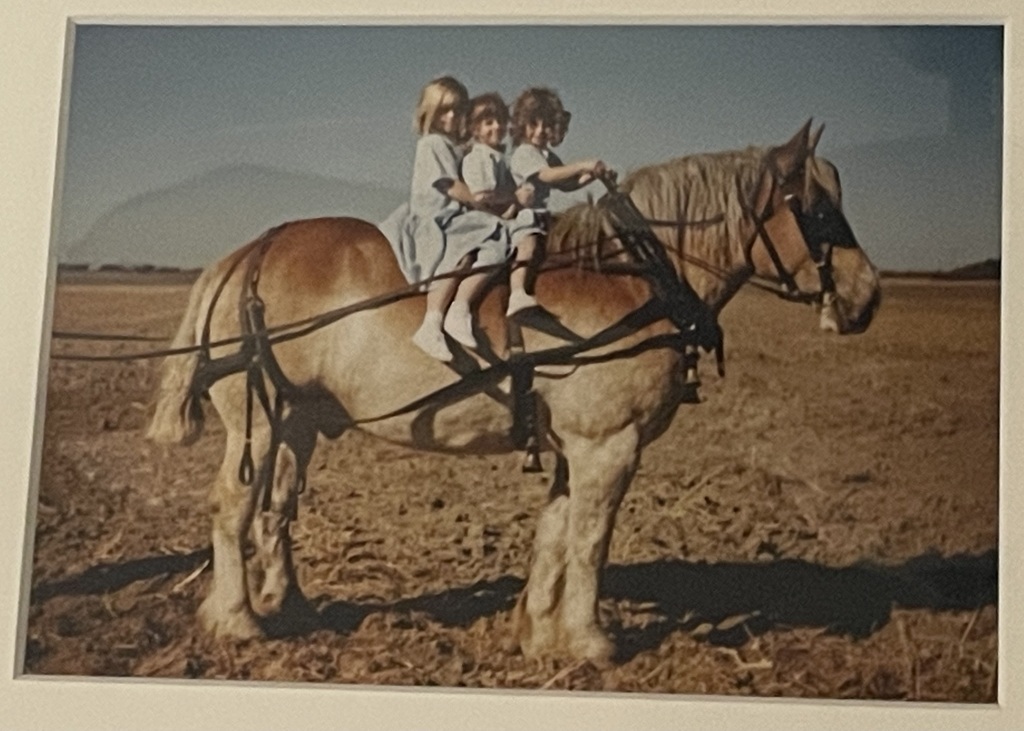 Daughters when young, on Billy